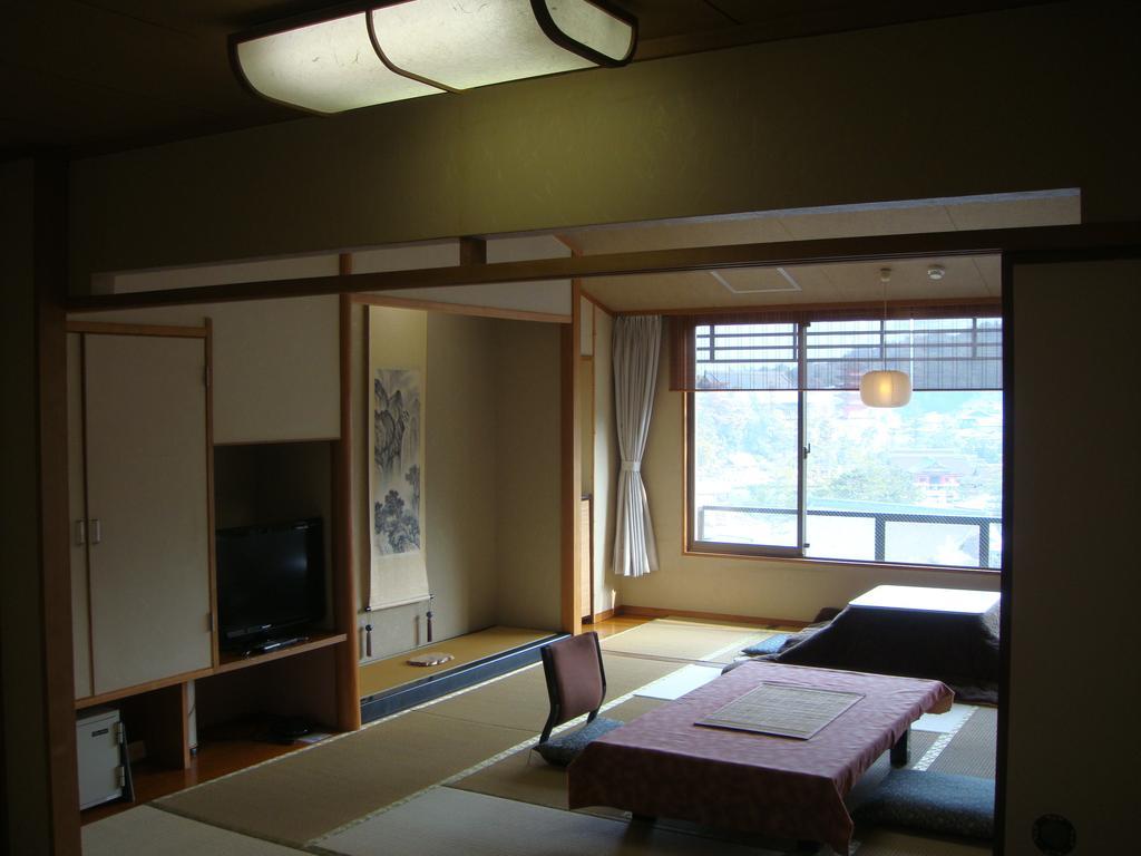 Jukeiso Hotel Hatsukaichi Exterior photo