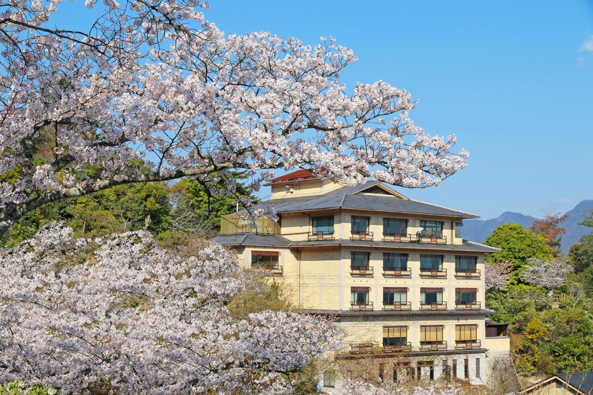 Jukeiso Hotel Hatsukaichi Exterior photo