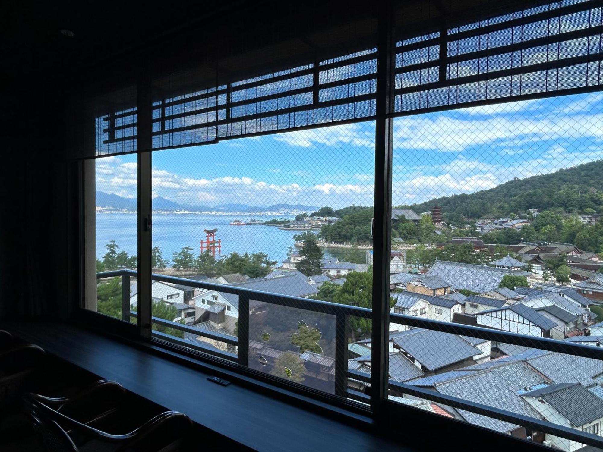 Jukeiso Hotel Hatsukaichi Exterior photo