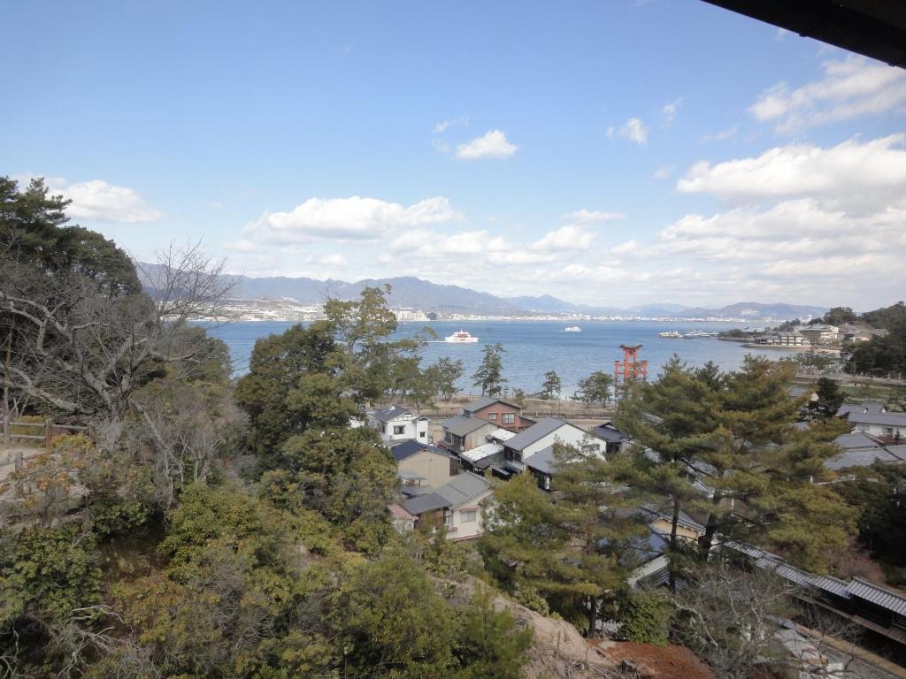 Jukeiso Hotel Hatsukaichi Exterior photo