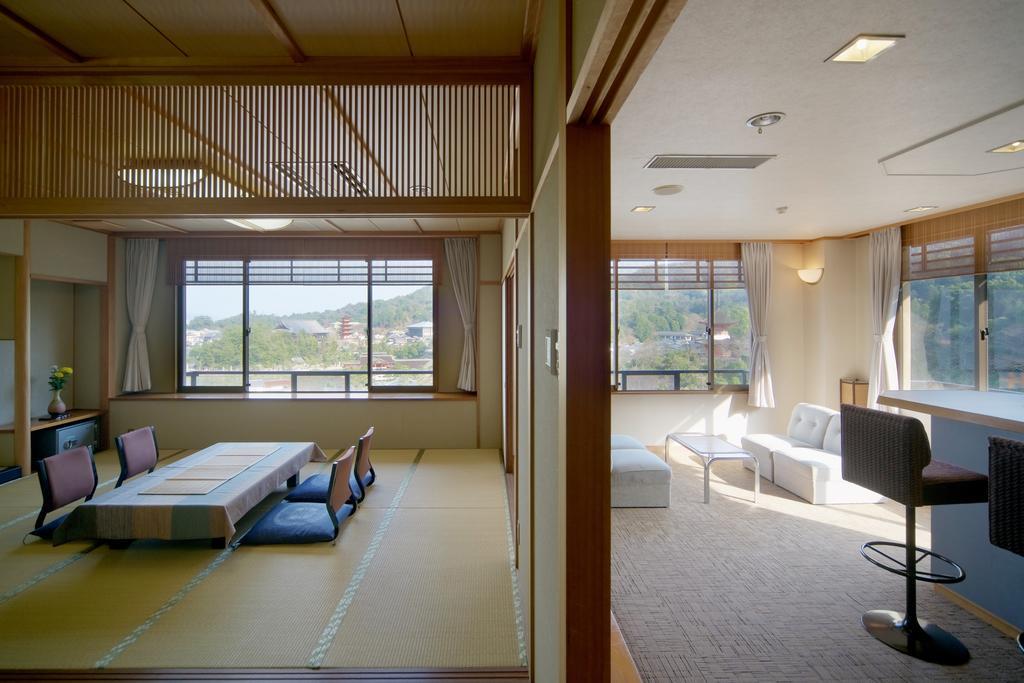 Jukeiso Hotel Hatsukaichi Exterior photo