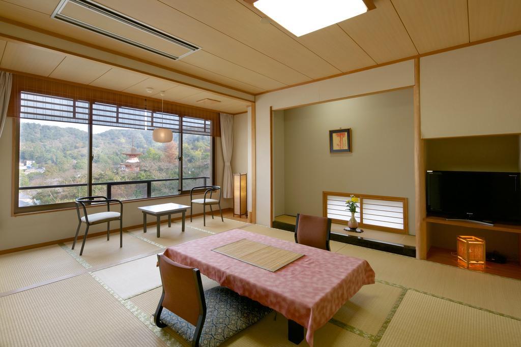 Jukeiso Hotel Hatsukaichi Exterior photo