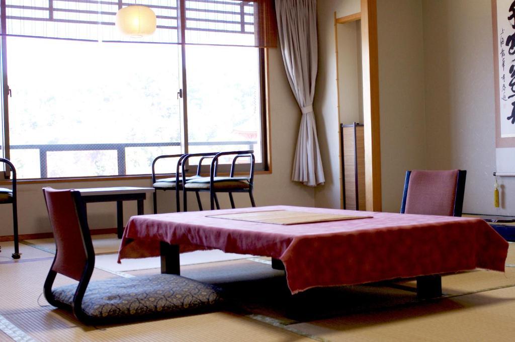 Jukeiso Hotel Hatsukaichi Exterior photo